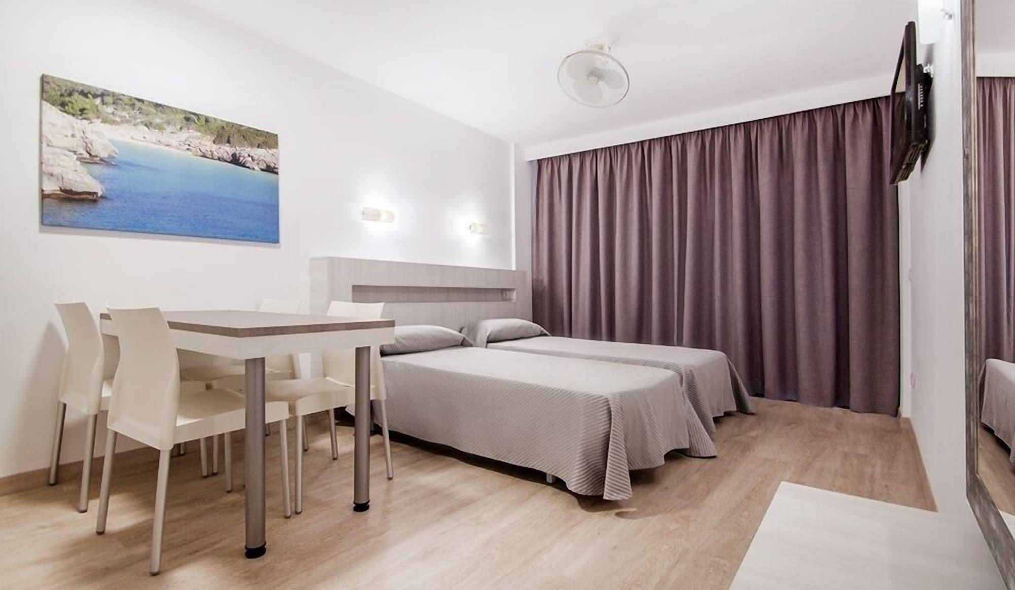Apartamentos Sol Y Vera Магалуф Екстериор снимка