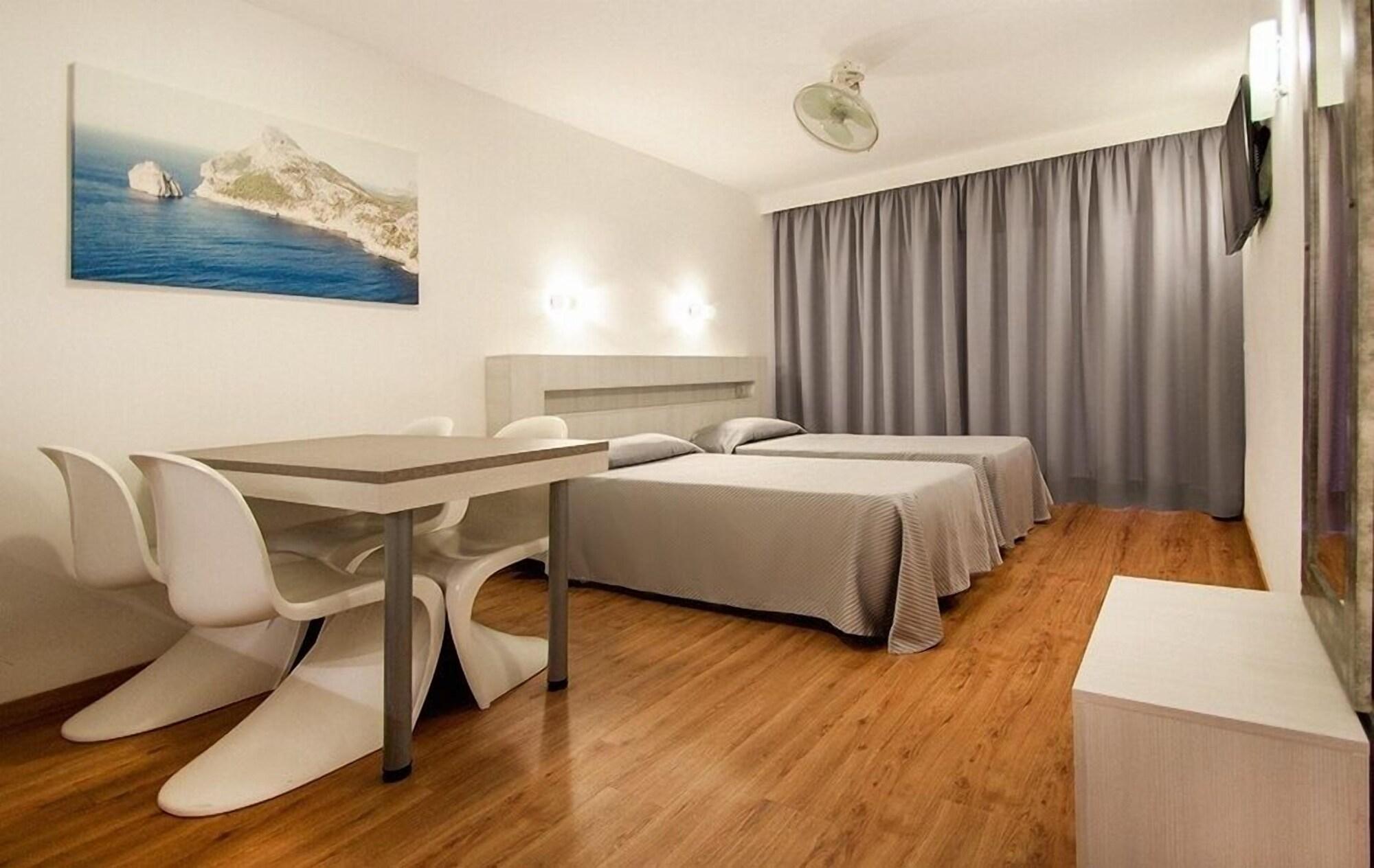 Apartamentos Sol Y Vera Магалуф Екстериор снимка