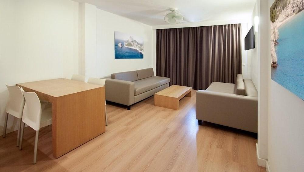 Apartamentos Sol Y Vera Магалуф Екстериор снимка