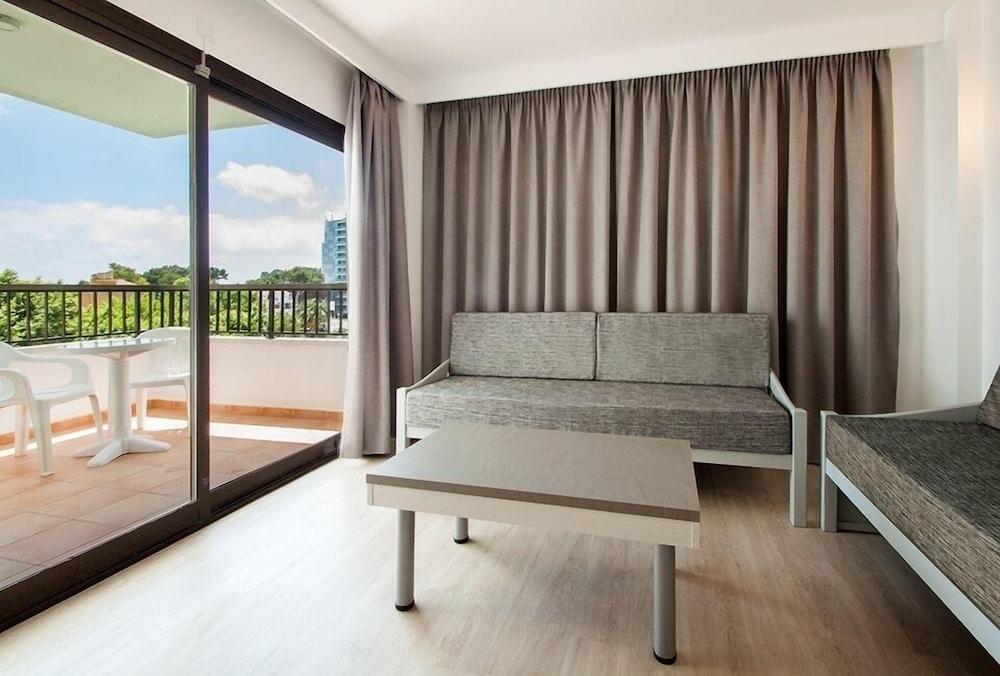 Apartamentos Sol Y Vera Магалуф Екстериор снимка