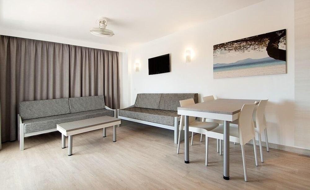 Apartamentos Sol Y Vera Магалуф Екстериор снимка