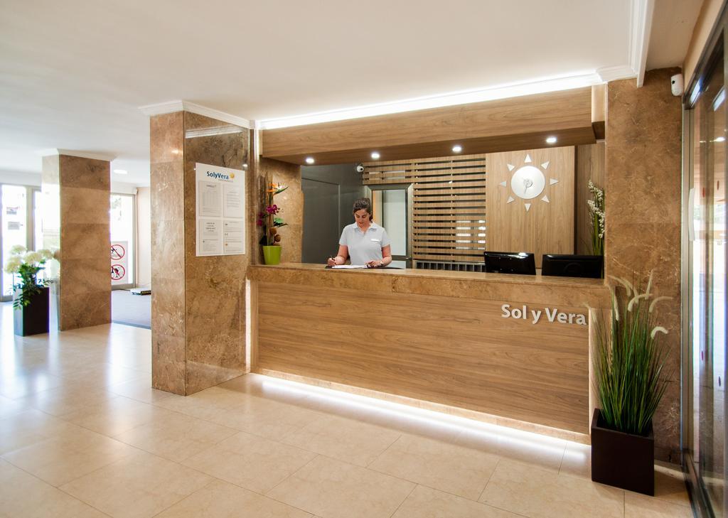 Apartamentos Sol Y Vera Магалуф Екстериор снимка