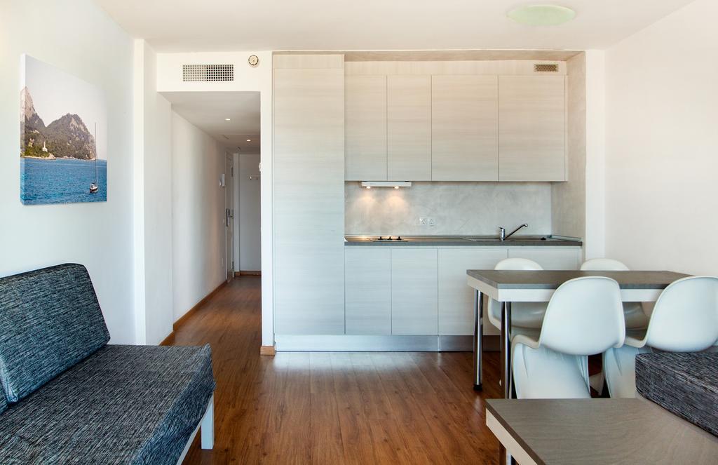 Apartamentos Sol Y Vera Магалуф Екстериор снимка