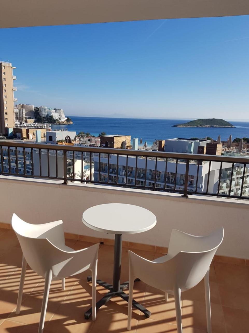 Apartamentos Sol Y Vera Магалуф Екстериор снимка