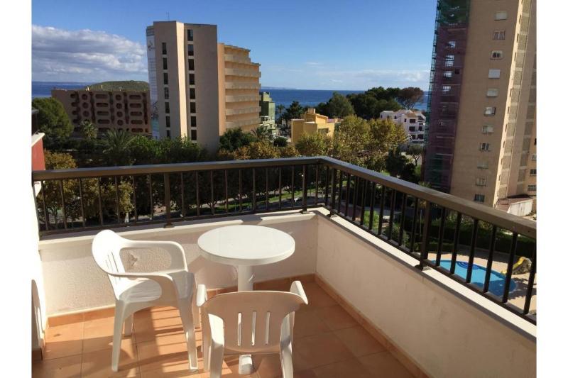 Apartamentos Sol Y Vera Магалуф Екстериор снимка